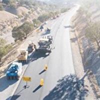 بهسازی مسیرهای ایلام با اجرای ۱۴۰ کیلومتر روکش آسفالت