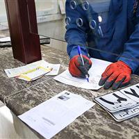 درهای بسته مرکز تعویض پلاک خرمدره به روی شهروندان