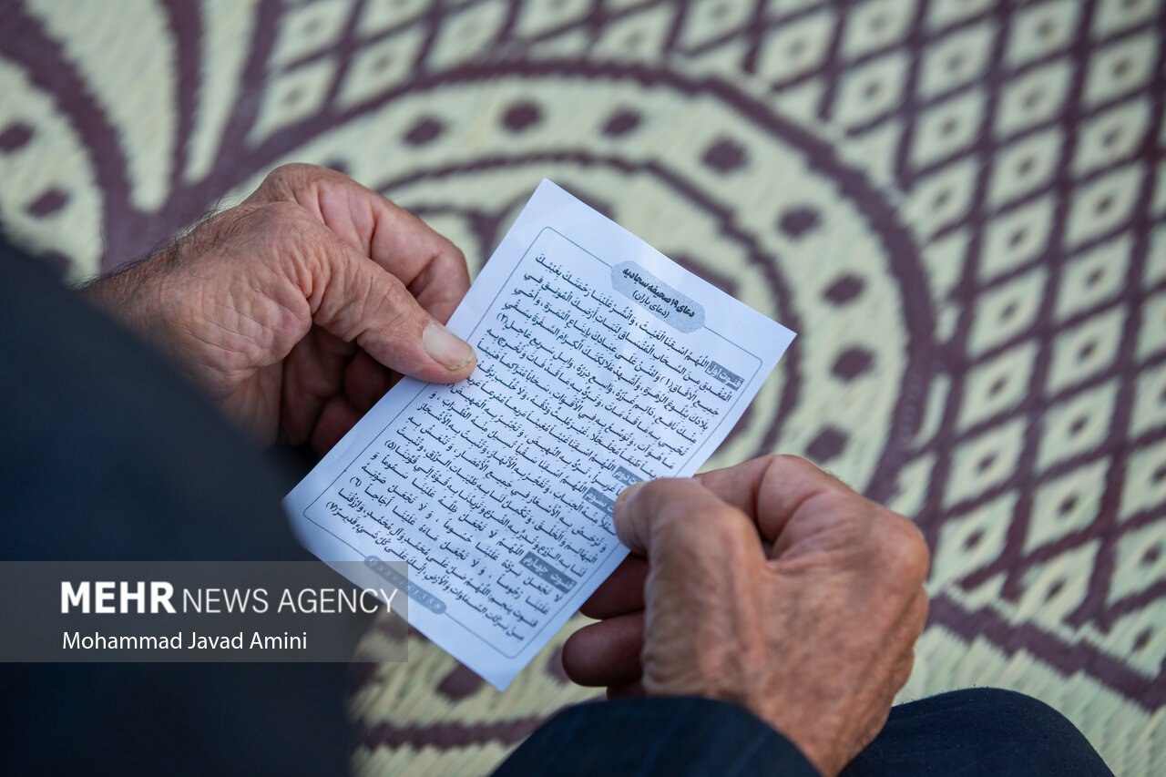 عکس/ اقامه نماز طلب باران در قزوین