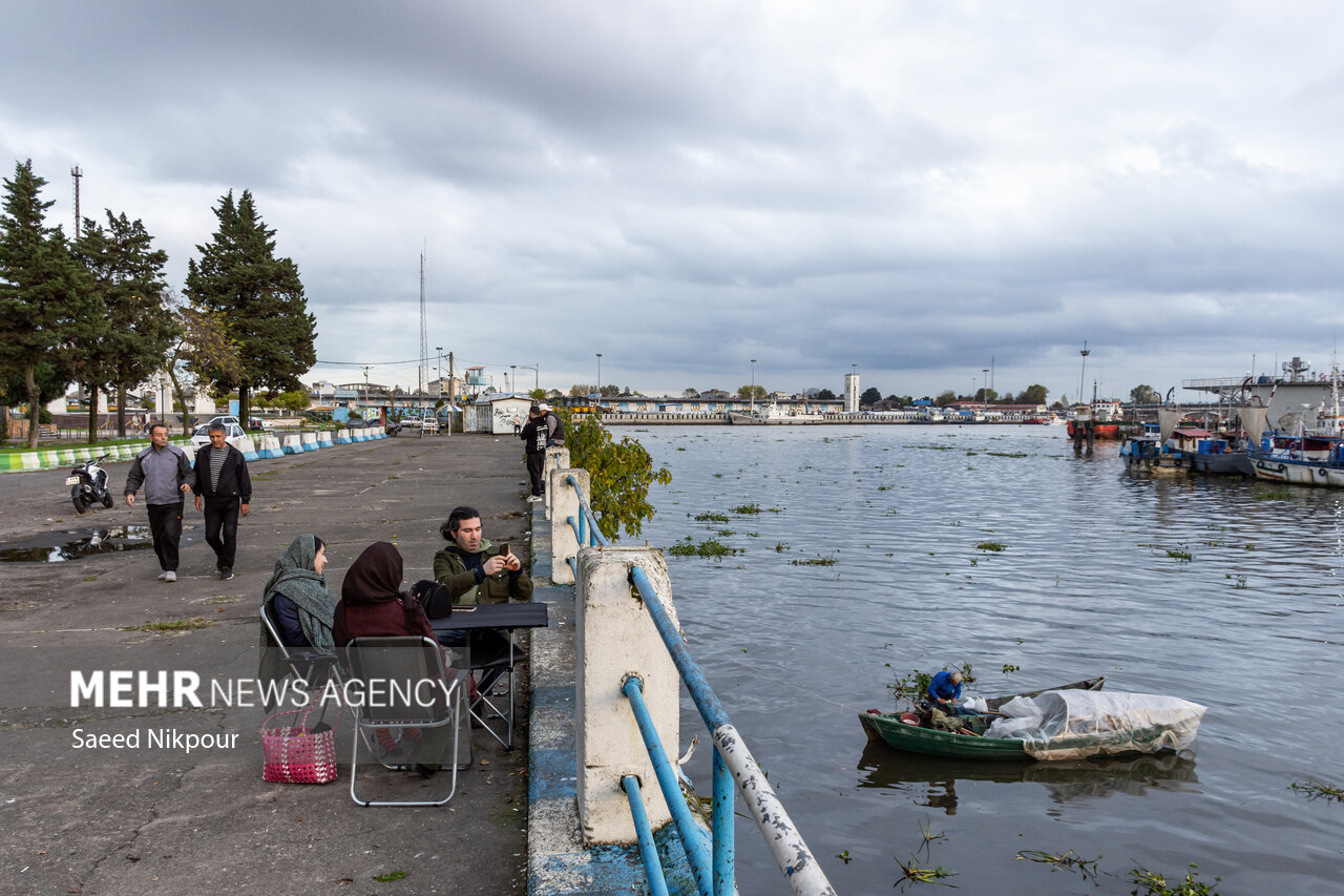 خانه‌ای روی آب؛ روایت یک زندگی