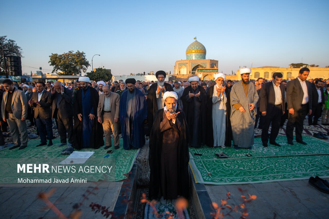 عکس/ اقامه نماز طلب باران در قزوین