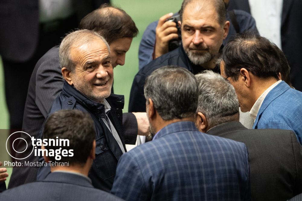 عکس/ حضور رئیس جمهور در صحن علنی مجلس