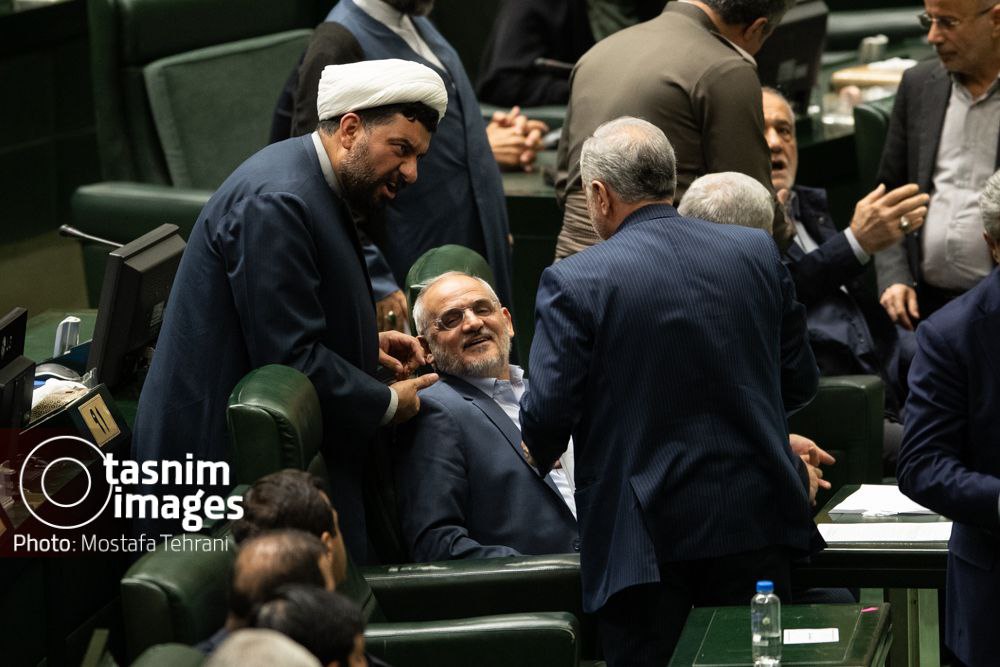 عکس/ حضور رئیس جمهور در صحن علنی مجلس