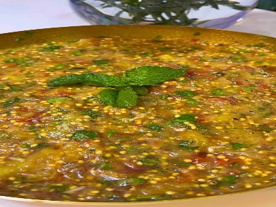 ترشی نازخاتون کنار پلو مخلوط محشر میشه