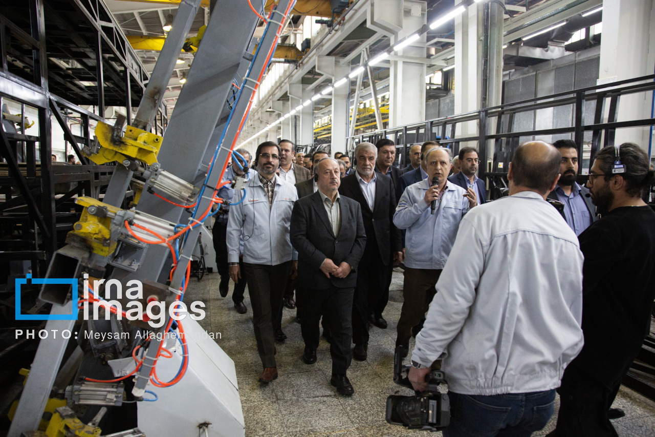 واگذاری ۱۰۰۰ دستگاه کامیونت به سازمان شهرداری‌ها