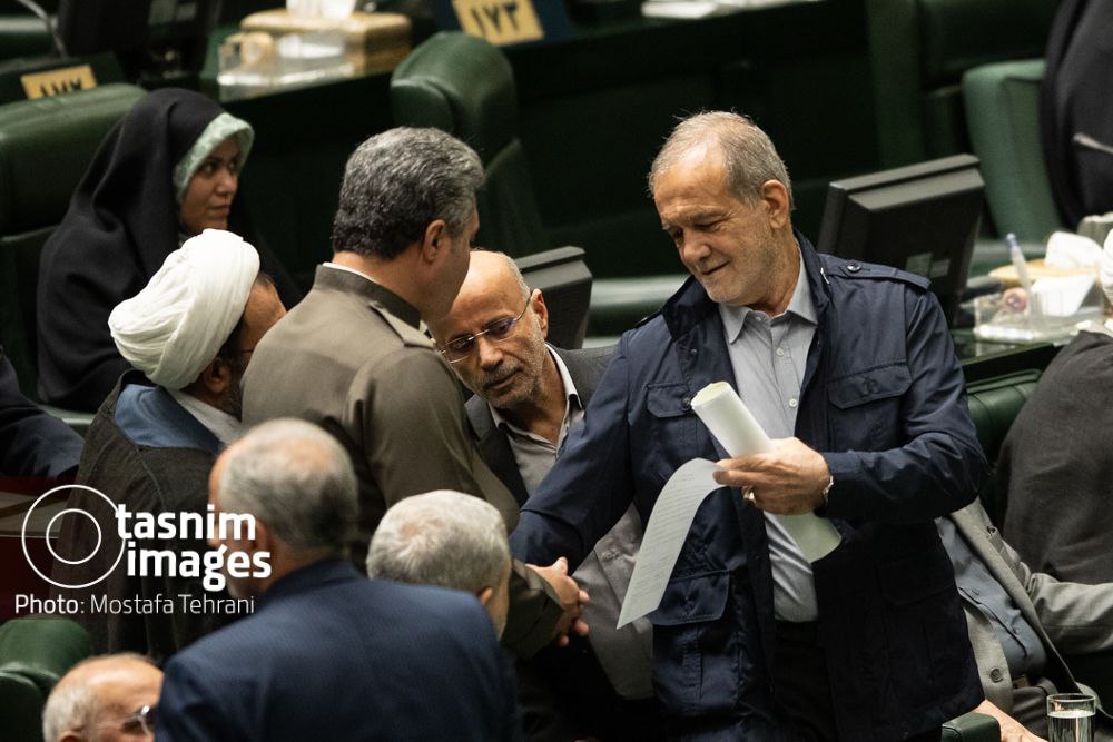 عکس/ حضور رئیس جمهور در صحن علنی مجلس