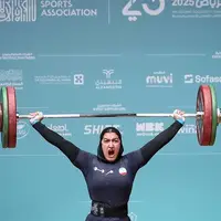 مدال برنز سیده زهرا حسینی در یک ضرب دسته 77 کیلوگرم مسابقات وزنه‌برداری 