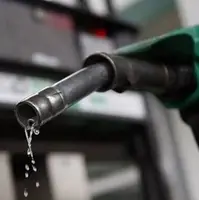 سخنگوی هیات رئیسه مجلس: دولت تصمیمی برای افزایش قیمت بنزین ندارد