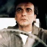 سکانس ماندگار از فیلم طعم گیلاس با نقش‌آفرینی مرحوم همایون ارشادی