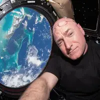 پای نخستین فیلم وسترن به فضا باز می‌شود