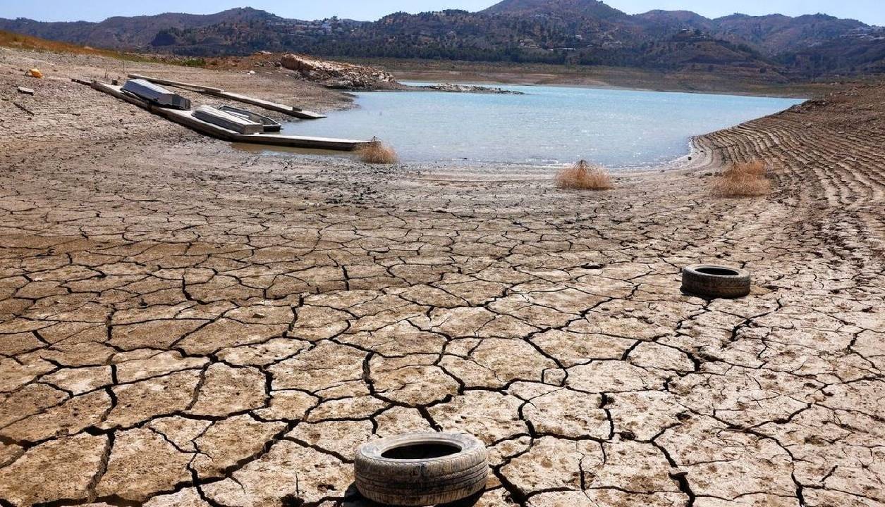 سفره‌های زیرزمینی لرستان در سقوط آزاد