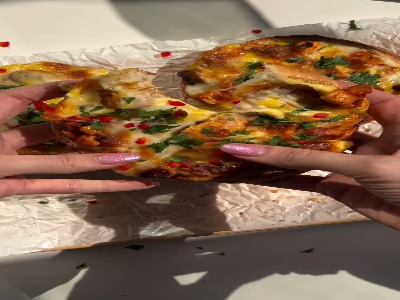 مینی پیتزای مرغ و پنیر