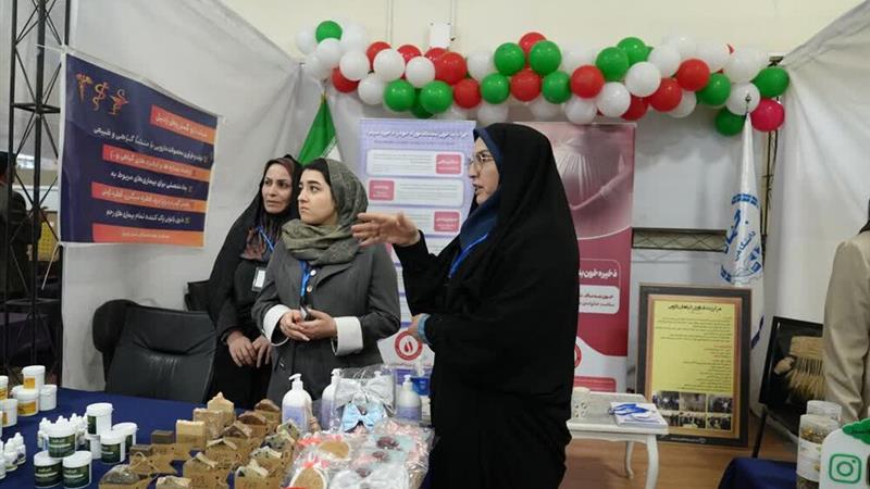 حضور۳۰۰ بانوی کارآفرین در نمایشگاه توانمندی‌های بانوان اردبیل