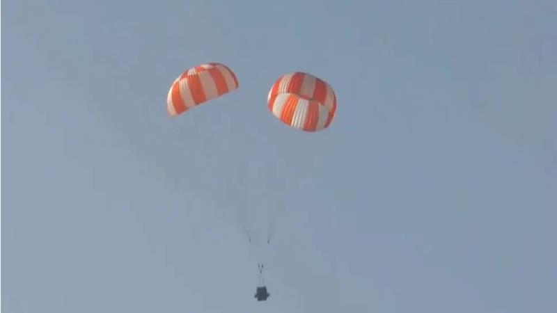 هند چتر نجات اولین کپسول حامل فضانوردان خود را آزمایش کرد