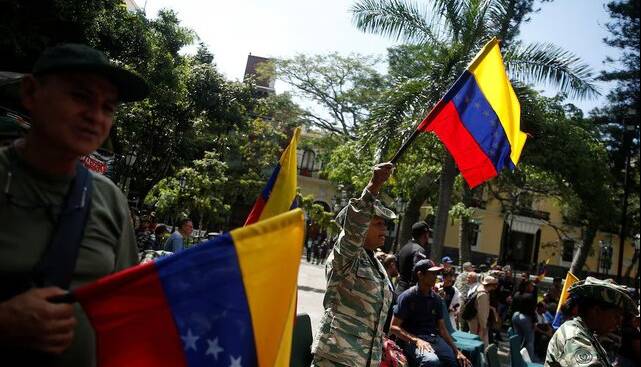 با ورود ناو غولپیکر آمریکا به کارائیب، ونزوئلا آماده جنگ میشود