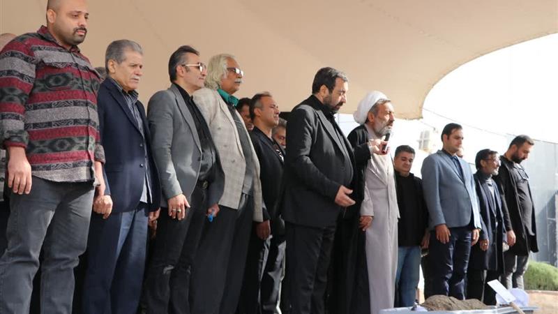 پیکر همایون ارشادی، بازیگر سینمای ایران در بهشت سکینه کرج آرام گرفت