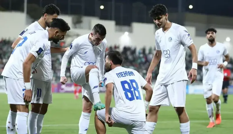 پنجره استقلال یک سانت هم باز نمیشود!