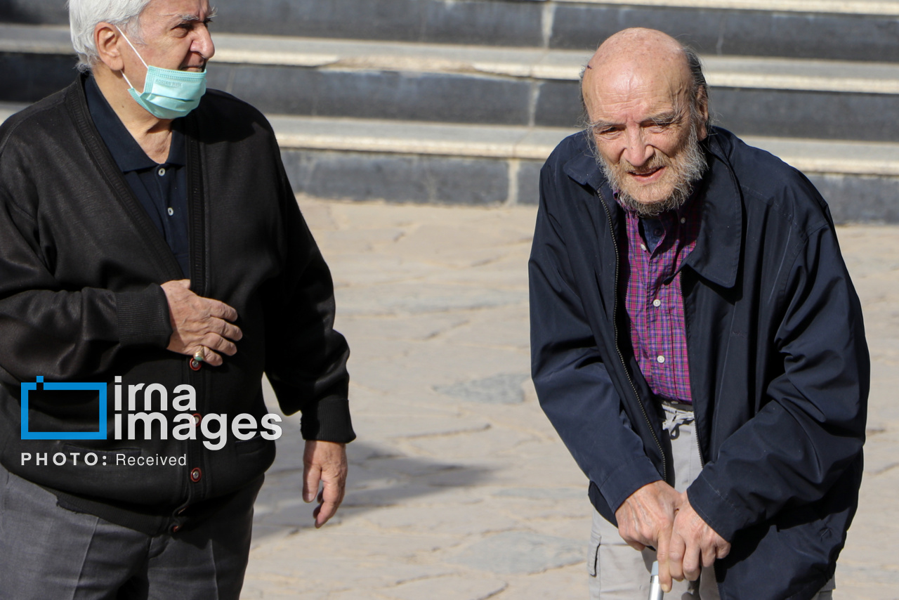 تشییع پیکر «همایون ارشادی» در کرج