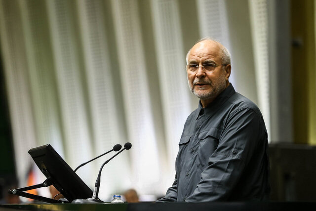 رئیس مجلس قانون حذف چهار صفر از پول ملی را ابلاغ کرد