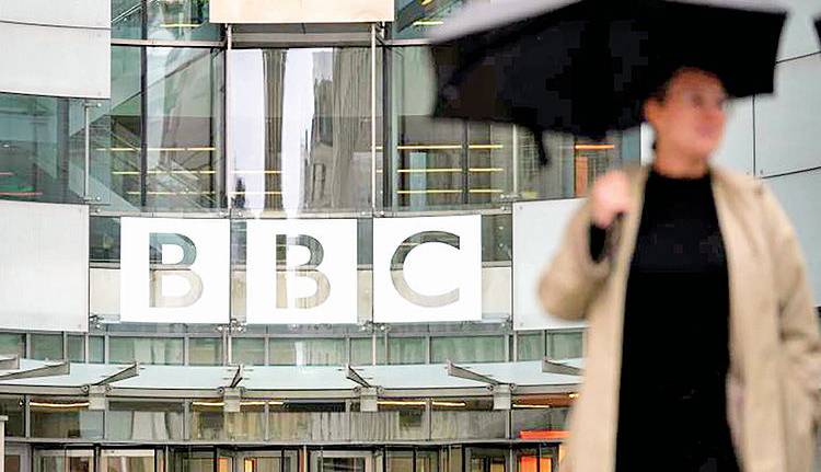 تهدید ترامپ به شکایت یک میلیارد دلاری