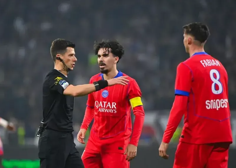 پیروزی پی‌اس‌جی به لطف داور