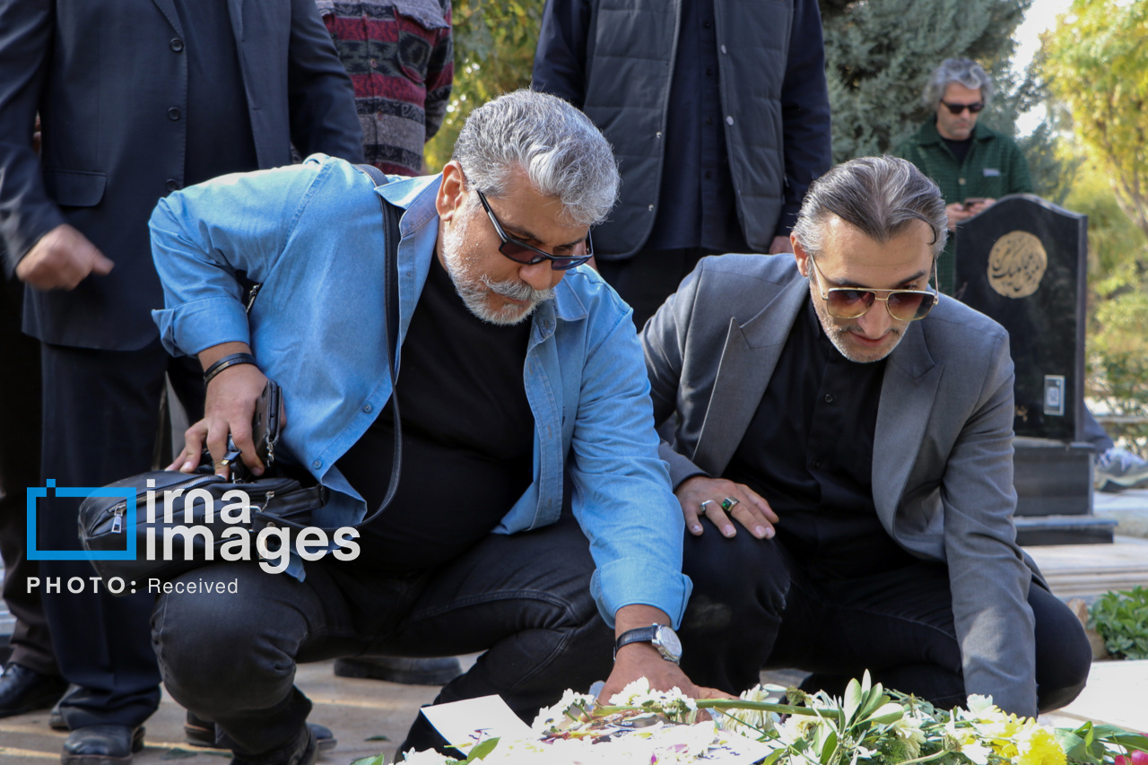 تشییع پیکر «همایون ارشادی» در کرج