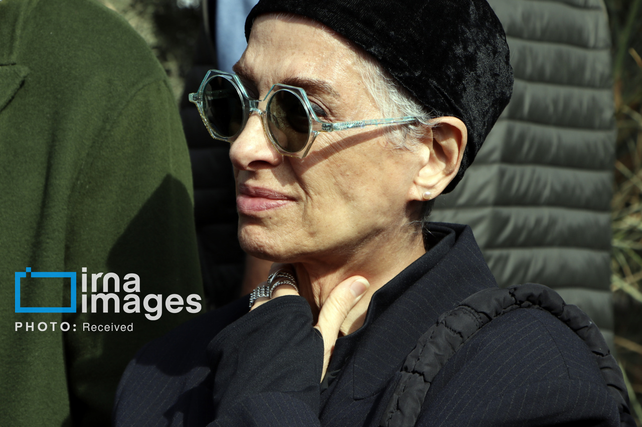 تشییع پیکر «همایون ارشادی» در کرج