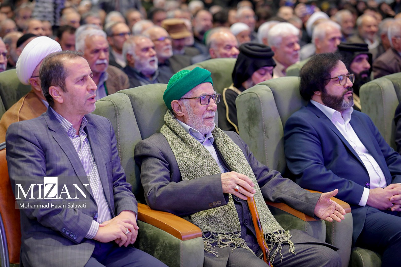 آیین افتتاحیه اجلاس بینالمللی پیرغلامان حسینی در حرم مطهر رضوی