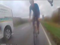 دوچرخه سواری که از تصادف 100 درصدی نجات یافت