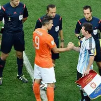 فان‌پرسی: همه باید قبول کنند که مسی در تاریخ فوتبال جهان، بهترین است