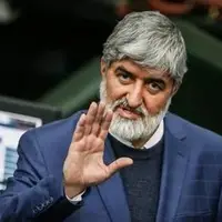 انتقاد تند علی مطهری از نصب مجسمه شاپور در میدان انقلاب!