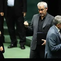 عکس/ تصویری متفاوت از وزیر اقتصاد در جلسه دیروز مجلس