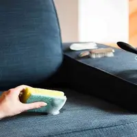 نحوه پاک کردن لکه پارچه مبل