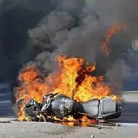 آتش گرفتن هولناک موتورسوار پس از تصادف