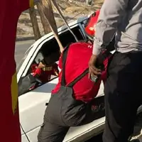 اقدام به‌موقع آتش‌نشانان برای جلوگیری از سقوط خودرو در بندرعباس