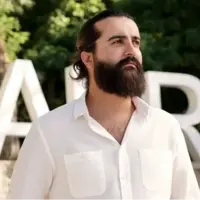 اجرای زنده کنسرت آهنگ «زخم کاری» از مهدی دارابی