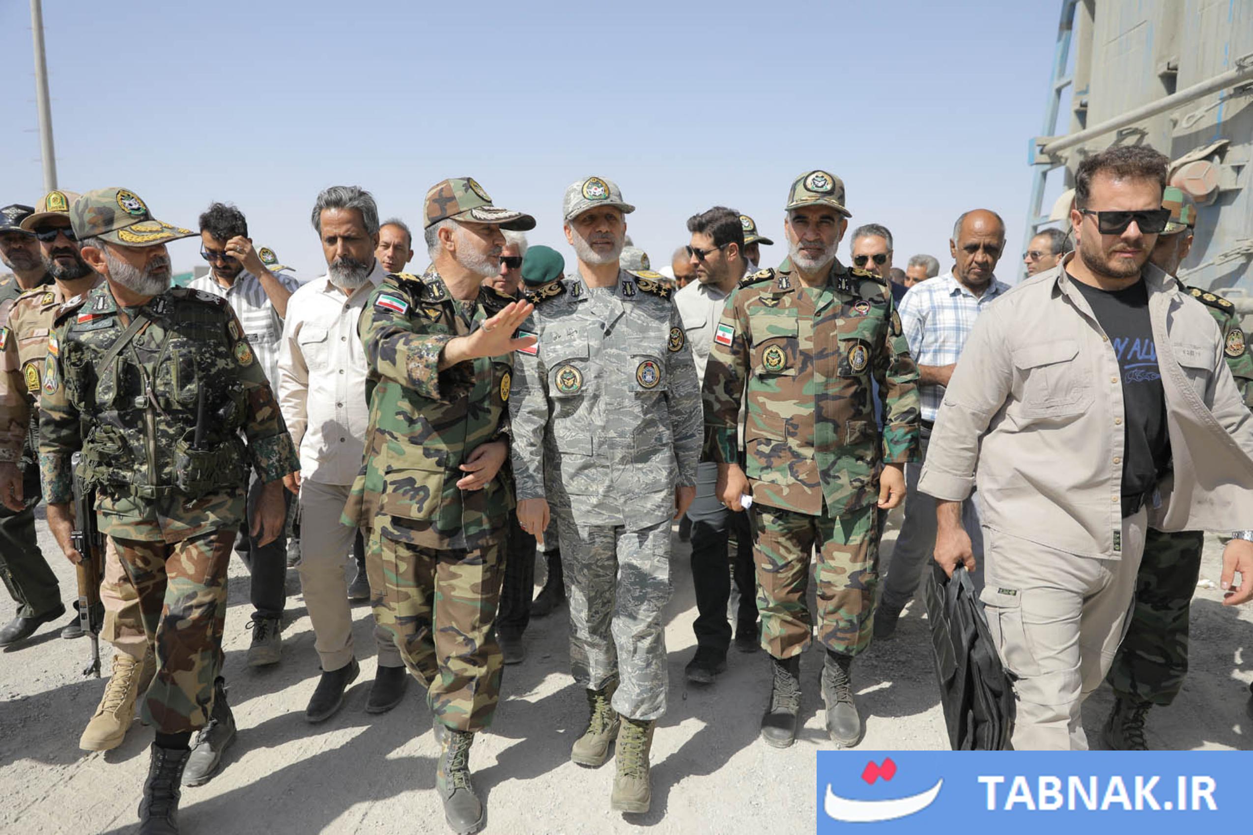 بازدید فرمانده کل ارتش از روند احداث دیوار مرزی در شمال شرق کشور