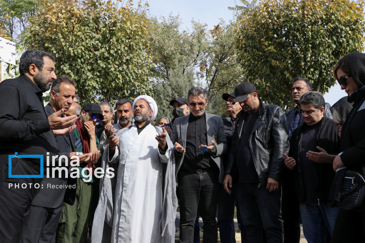 تشییع پیکر «همایون ارشادی» در کرج