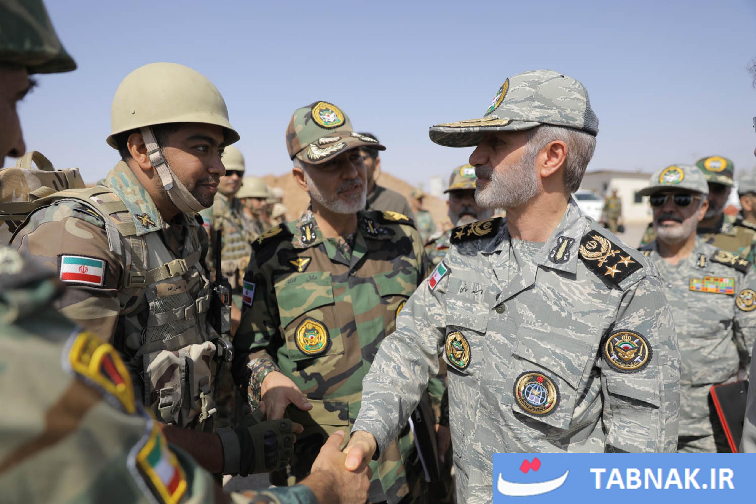 بازدید فرمانده کل ارتش از روند احداث دیوار مرزی در شمال شرق کشور