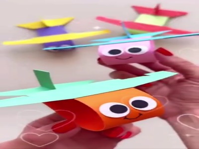 مسابقه‌ی پرواز؛ هواپیماهای کاغذی در آسمان خلاقیت