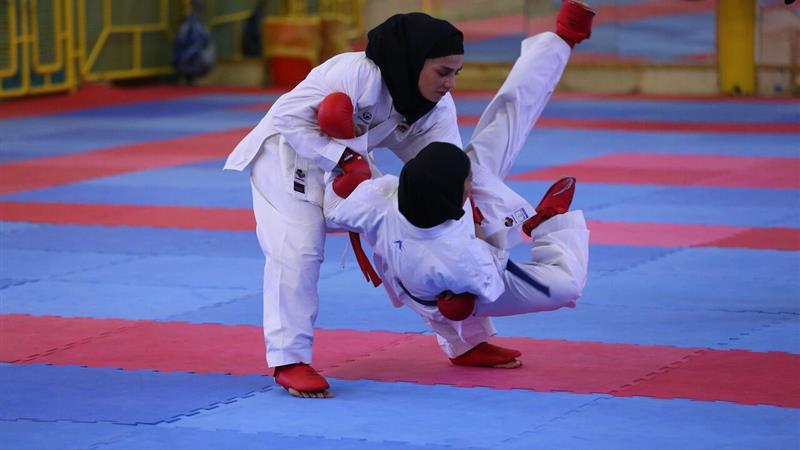 مسابقات هنرهای رزمی ترکیبی قهرمانی بانوان کشور در اراک آغاز شد