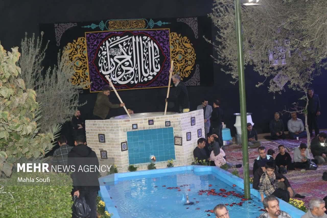  آیین عزاداری سنتی و مذهبی سمنوپزان خیمه مادری در ساوه