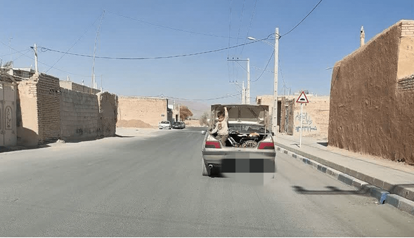 حمل کودک در صندوق عقب خودرو!
