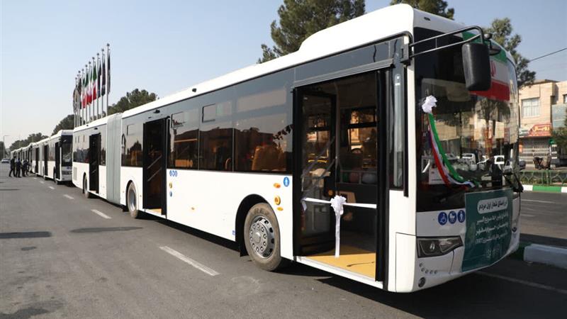 اتوبوس‌های ۱۲متری درون شهری وارد قم می‌شود