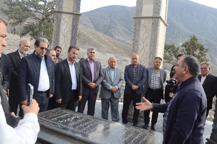 سیدابوالقاسم نباتی شاعر و عارف نامدار آذربایجان غریب و مهجور مانده است