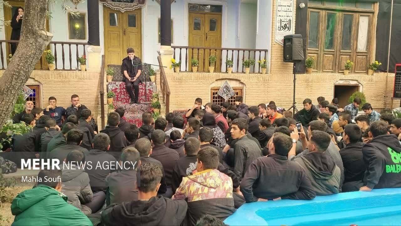  آیین عزاداری سنتی و مذهبی سمنوپزان خیمه مادری در ساوه