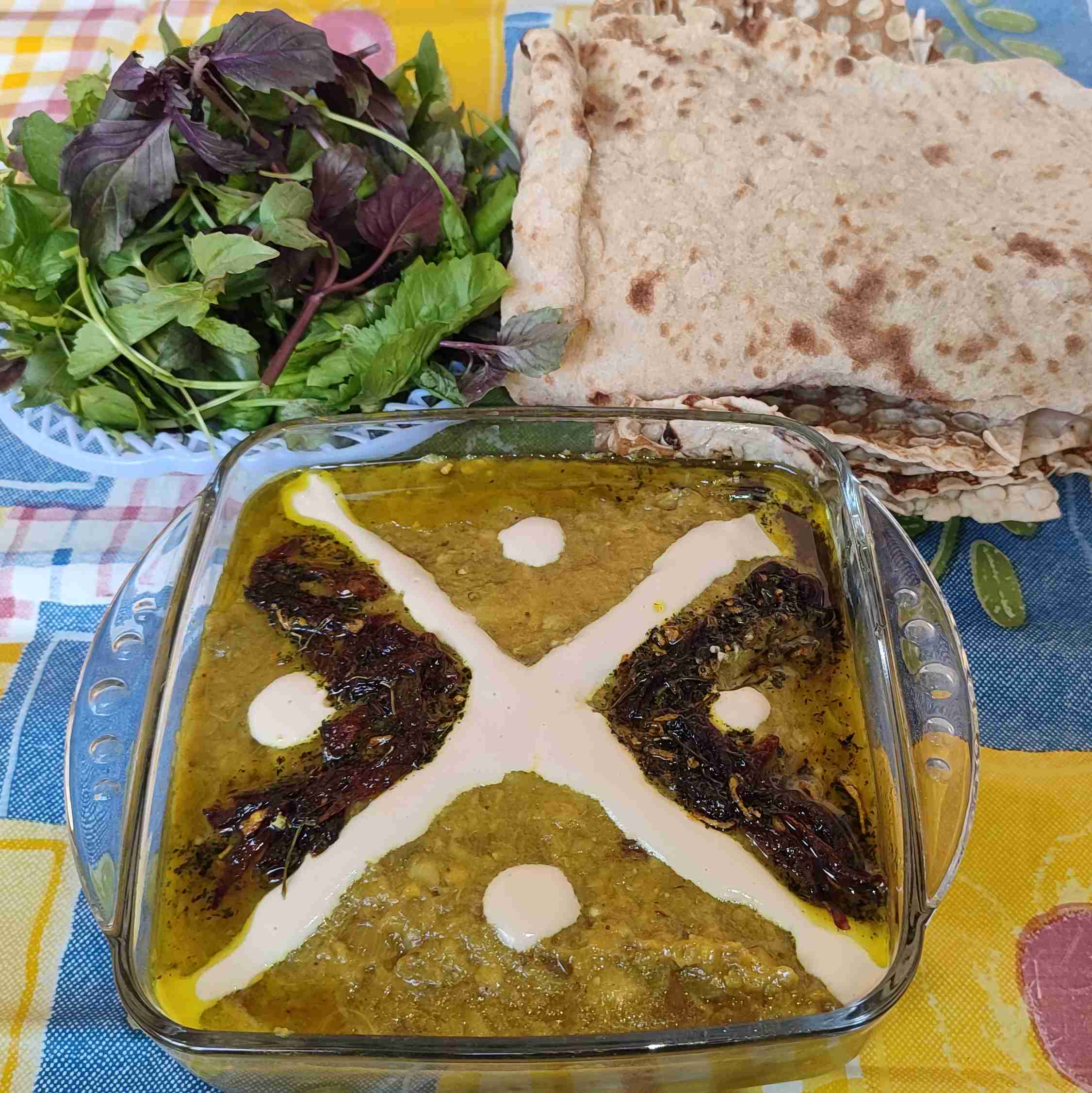 تایم ناهار..کشک بادمجان..نوش نگاه پر مهرتون بزرگواران😋.. إلهی که شادی و تندرستی و برکت ارمغان زندگیتان ،هموطنان گرامی🍁☕🍁