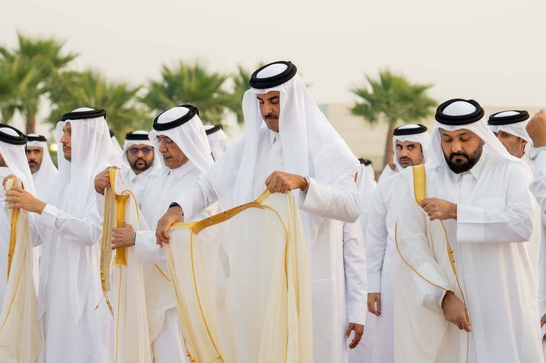 عکس/ شرکت امیر قطر در نماز باران