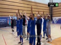 خوشحالی ایسلندی تیم فوتسال استقلال بعد از برد ۳ بر یک مقابل نفت امیدیه