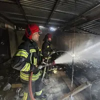 آتشنشانان اصفهان کفاشی شعلهور را نجات دادند